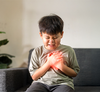 ¿Dolor de pecho en niños? Qué significa y cuándo preocuparse - LaCardio Kids 