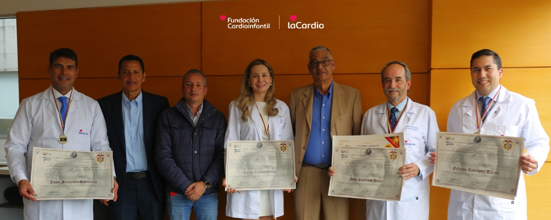 Médicos de la Fundación Cardioinfantil-LaCardio reciben la Máxima Condecoración “Diana Turbay Quintero” por la asociación Colombiana de Periodistas Independientes. 