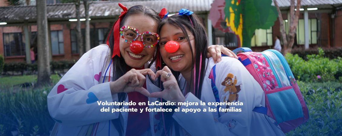 En LaCardio, el voluntariado no solo representa un acto de generosidad, sino que es esencial en el cuidado integral de nuestros pacientes y el apoyo a sus familias. Los voluntarios desempeñan un papel vital en la provisión de un ambiente de cuidado más completo, humano, reconfortante y la satisfacción de necesidades básicas a quienes más lo necesitan, brindando una estancia digna en la institución, lo cual es fundamental al ofrecer atención médica de alta calidad. - LaCardio 